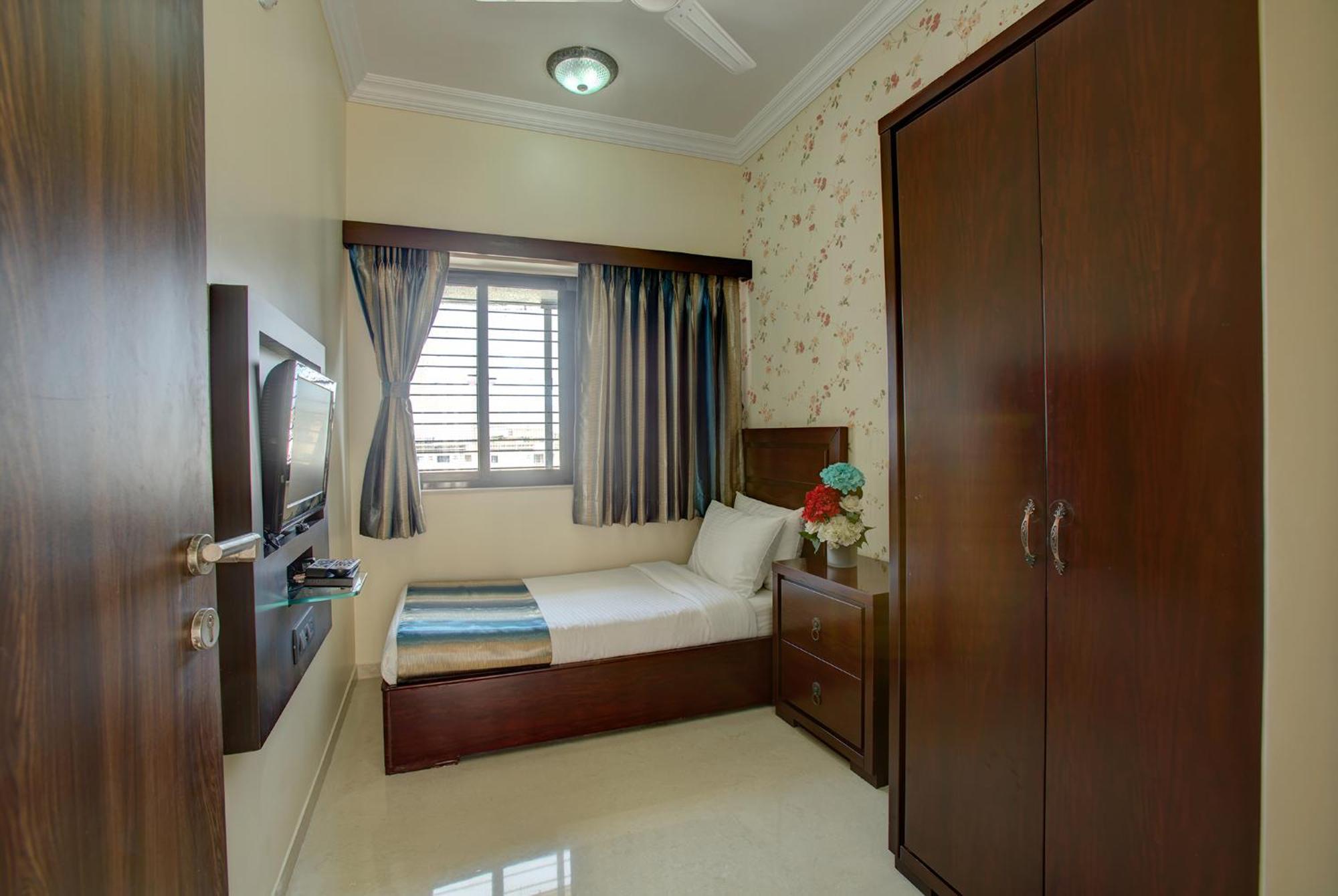 Lalco Residency Hotel Mumbai Exterior photo